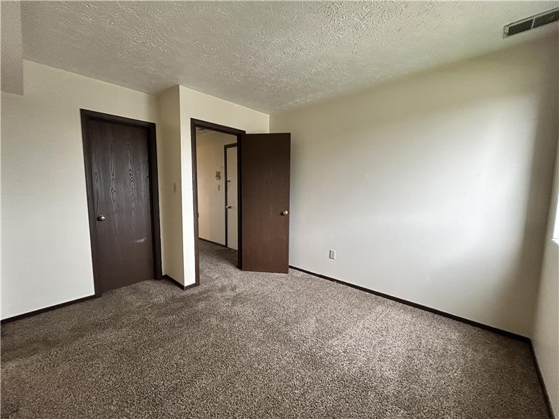 623 Lovers Ln #B5 - Photo 6 of 7