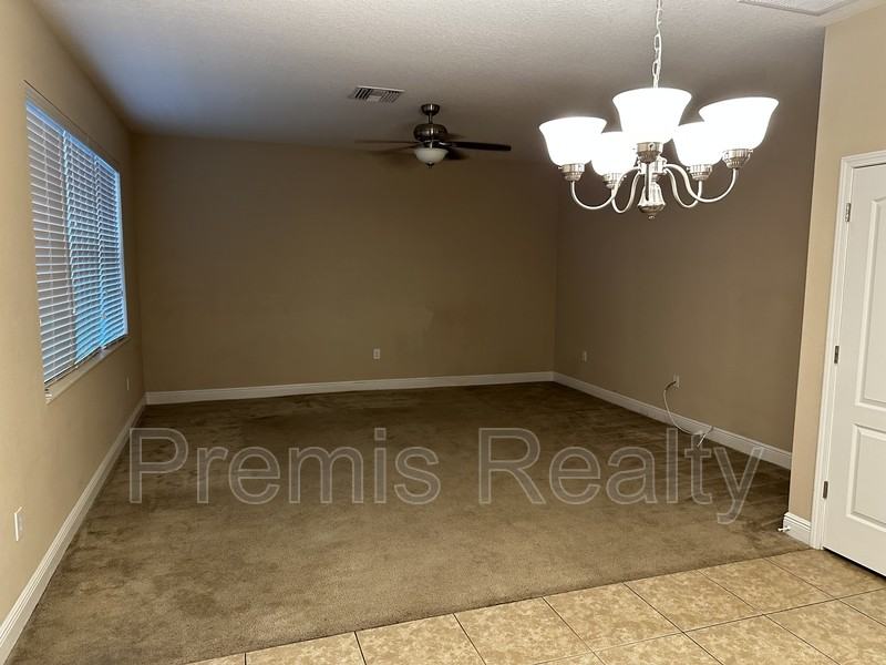 11875 77th Ct - Photo 4 of 10