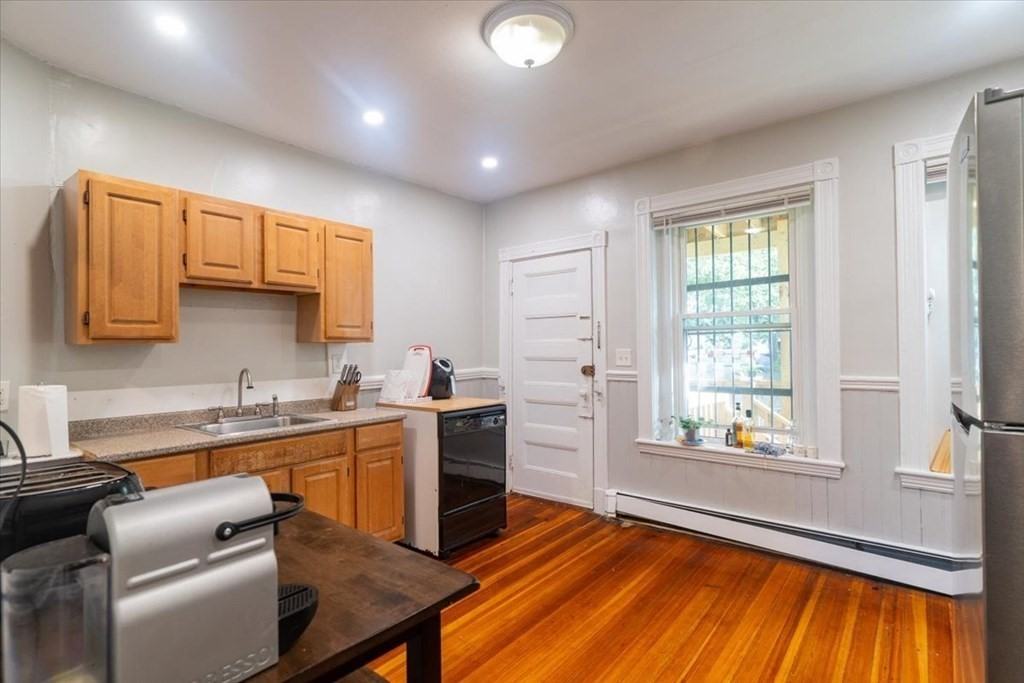 862 Huntington Ave #2 - Photo 5 of 24