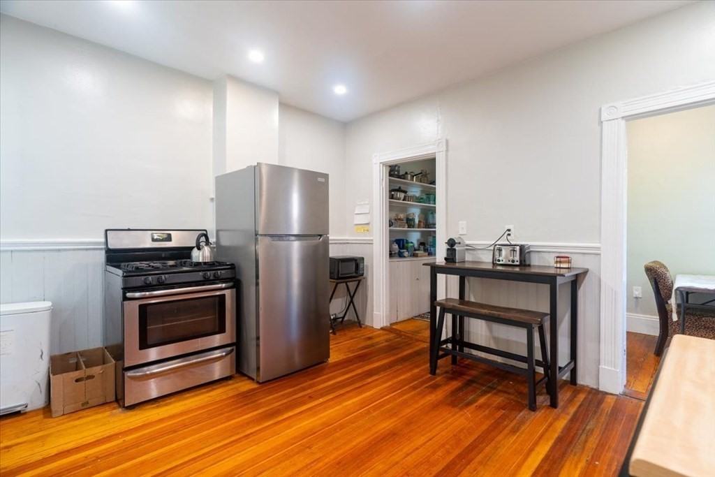 862 Huntington Ave #2 - Photo 6 of 24