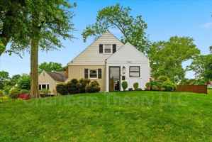 featured image of 7126 Roosevelt Ave