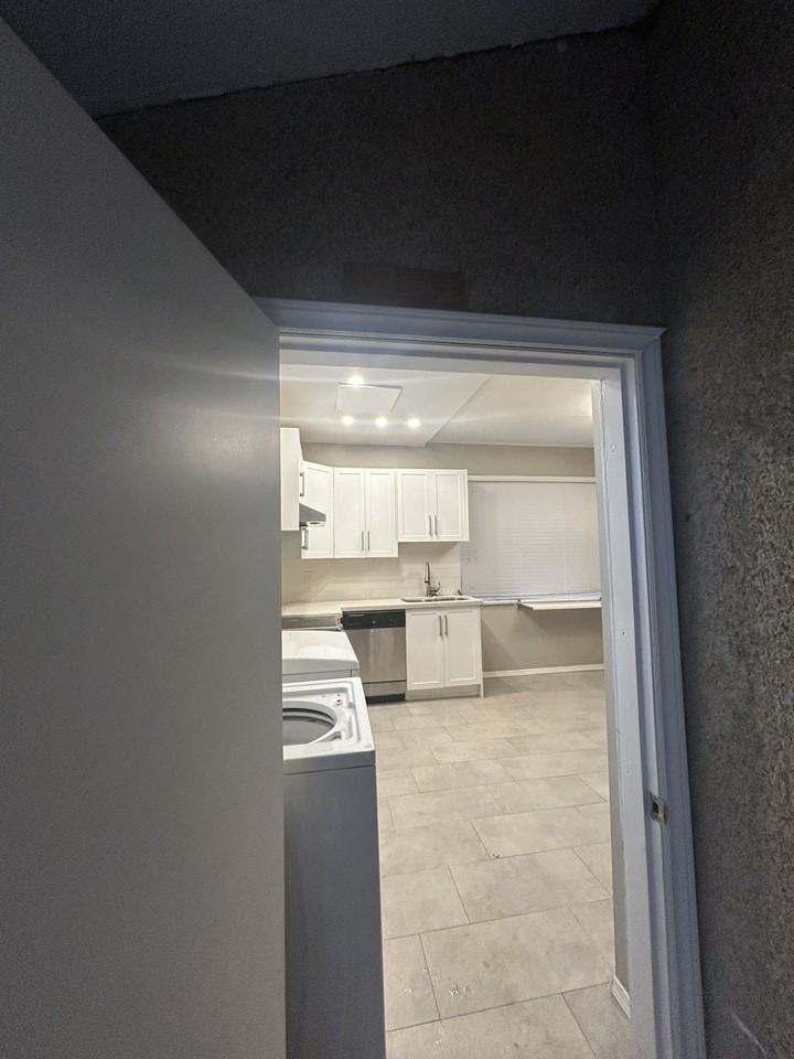 2262 Nanaimo Street - Photo 4 of 16