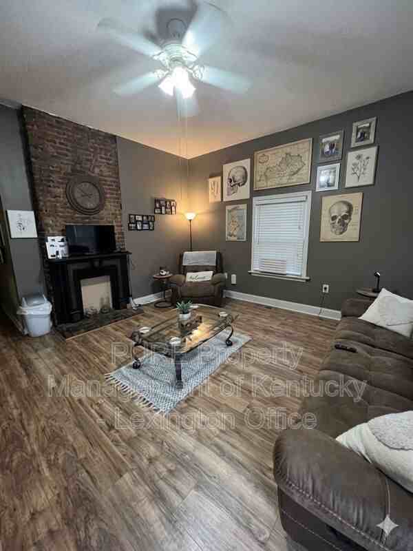 444 N Broadway - Photo 2 of 10