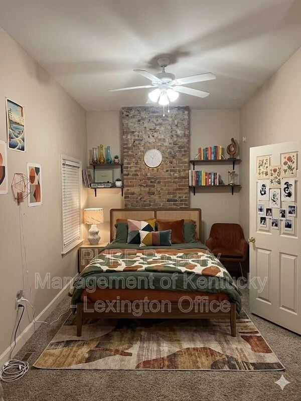 444 N Broadway - Photo 3 of 10