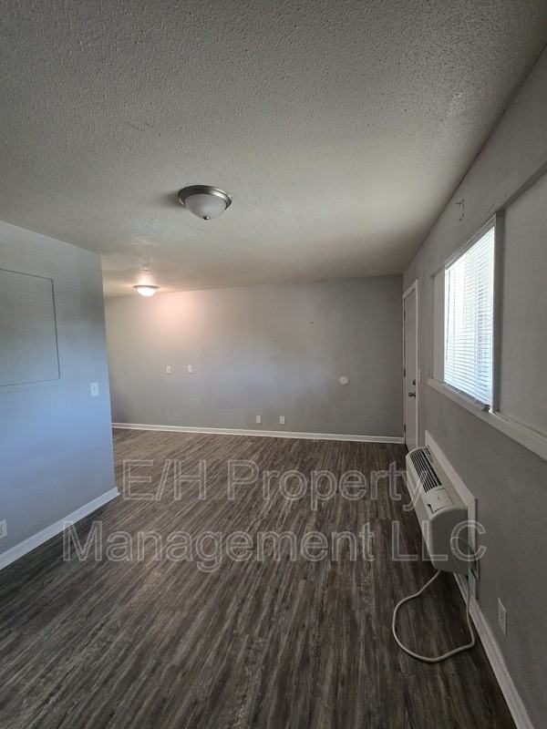 1916 S Broadway Ave #42 - Photo 2 of 9