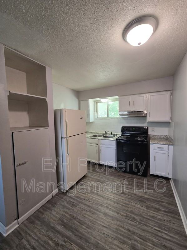 1916 S Broadway Ave #42 - Photo 3 of 9
