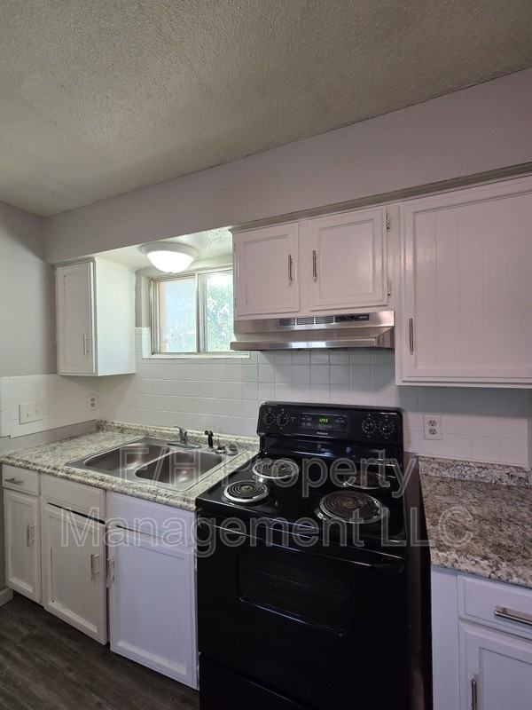 1916 S Broadway Ave #42 - Photo 4 of 9