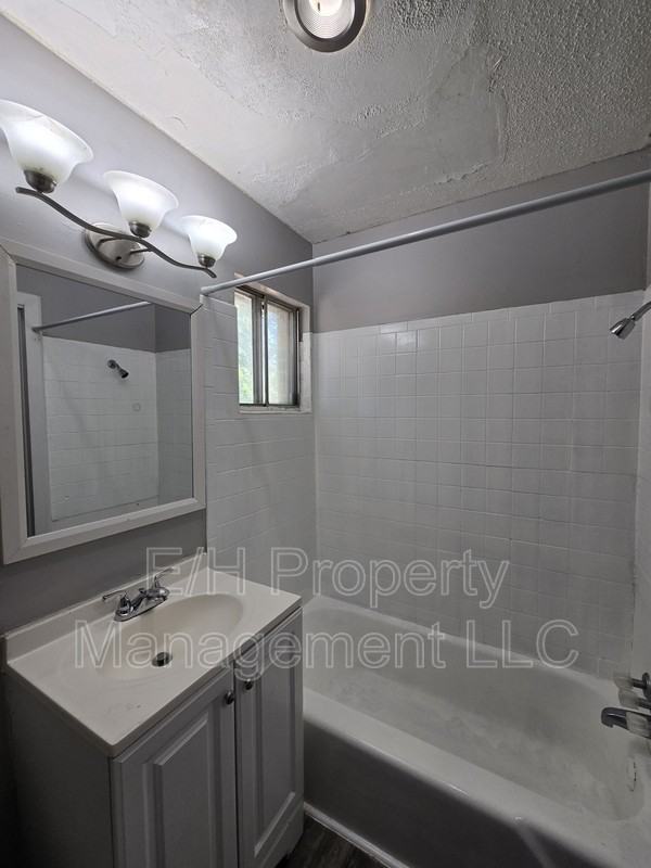 1916 S Broadway Ave #42 - Photo 7 of 9
