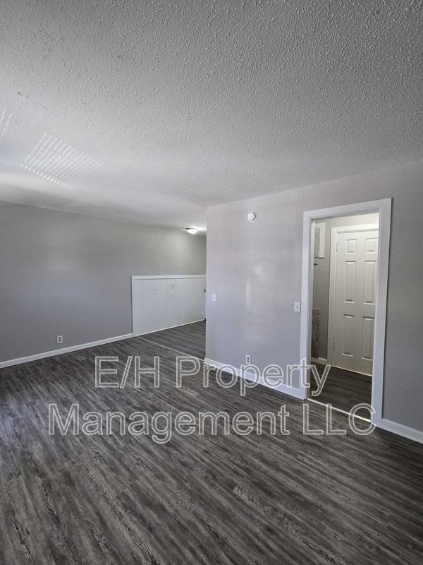 1924 S Broadway Ave #32 - Photo 3 of 12
