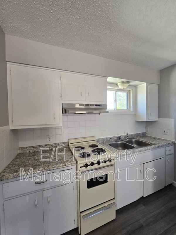 1924 S Broadway Ave #32 - Photo 5 of 12