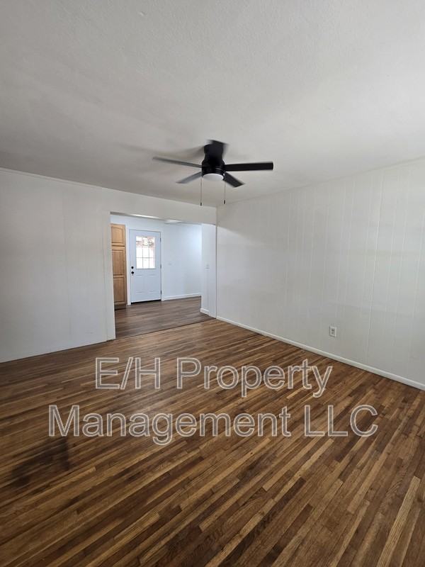 1121 E Luther St - Photo 3 of 27