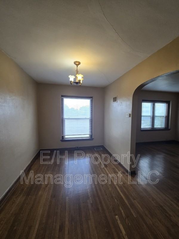 400 S Hydraulic St #1 - Photo 5 of 17