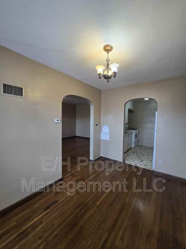 400 S Hydraulic St #1 - Photo 6 of 17