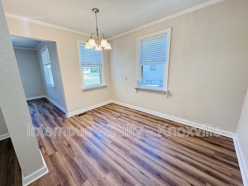 3222 Selma Ave - Photo 5 of 19