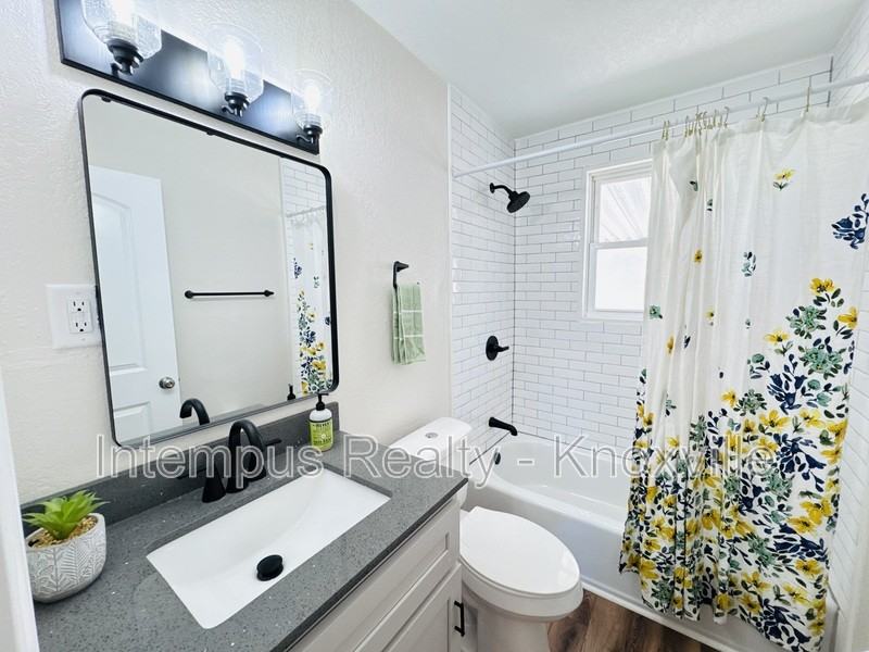 3222 Selma Ave - Photo 7 of 19