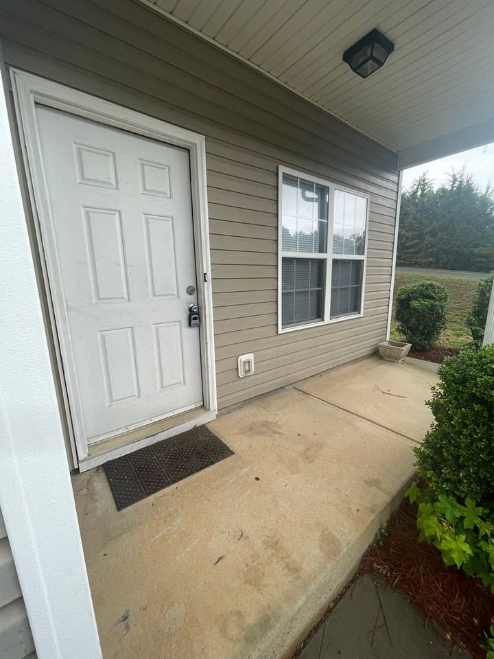 247 Makayla Ct - Photo 3 of 17