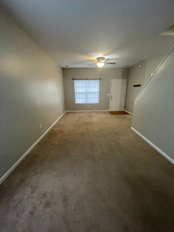 247 Makayla Ct - Photo 5 of 17