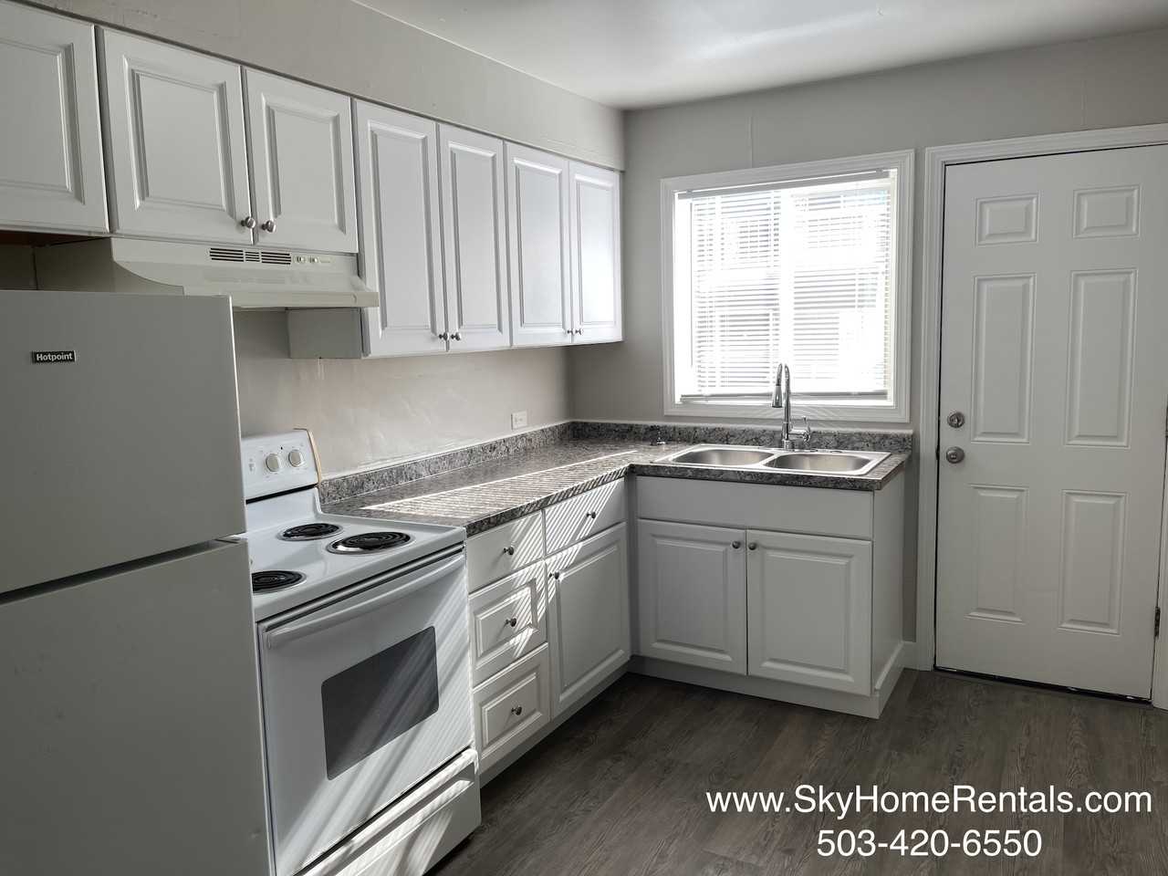 822 14th Street Northeast - Photo 6 of 11