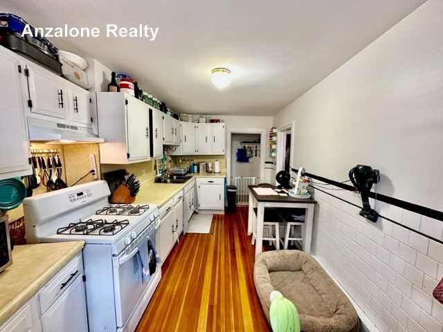 357 Hanover St #2 - Photo 6 of 16