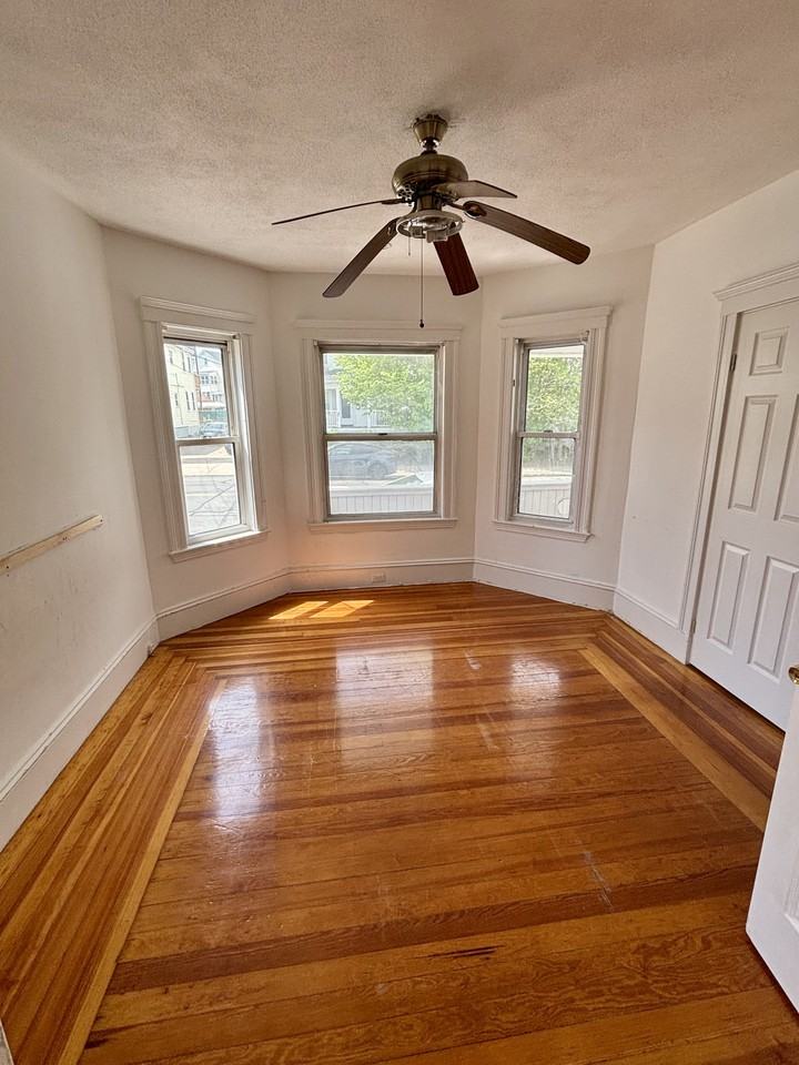 492 Main St #492 - Photo 2 of 6