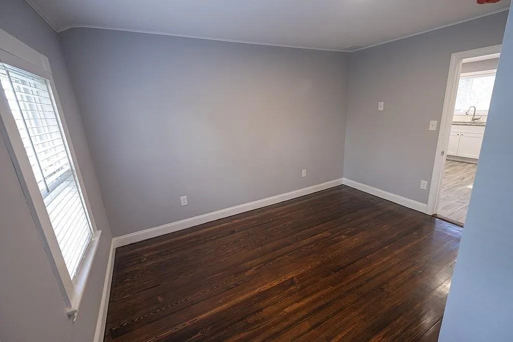 981 Hancock St #2 - Photo 7 of 9