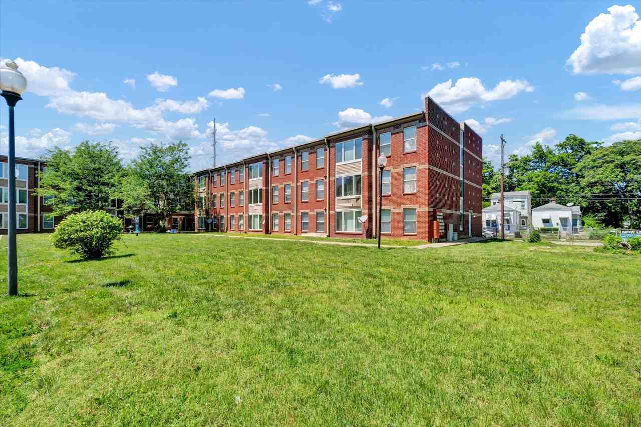 2132 Rowan St #112 - Photo 4 of 32