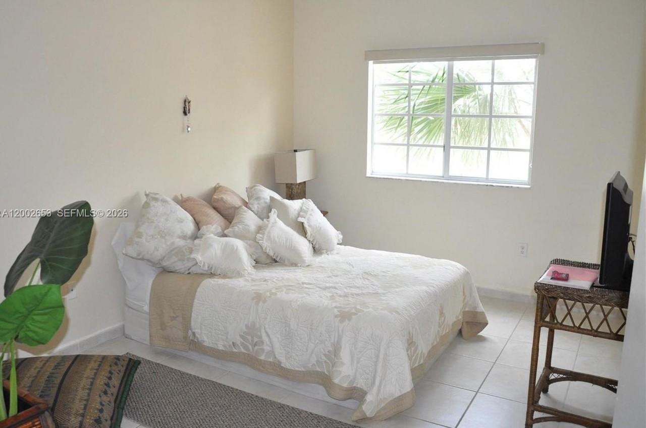 7330 Northwest 114th Avenue #201 - Photo 3 of 5