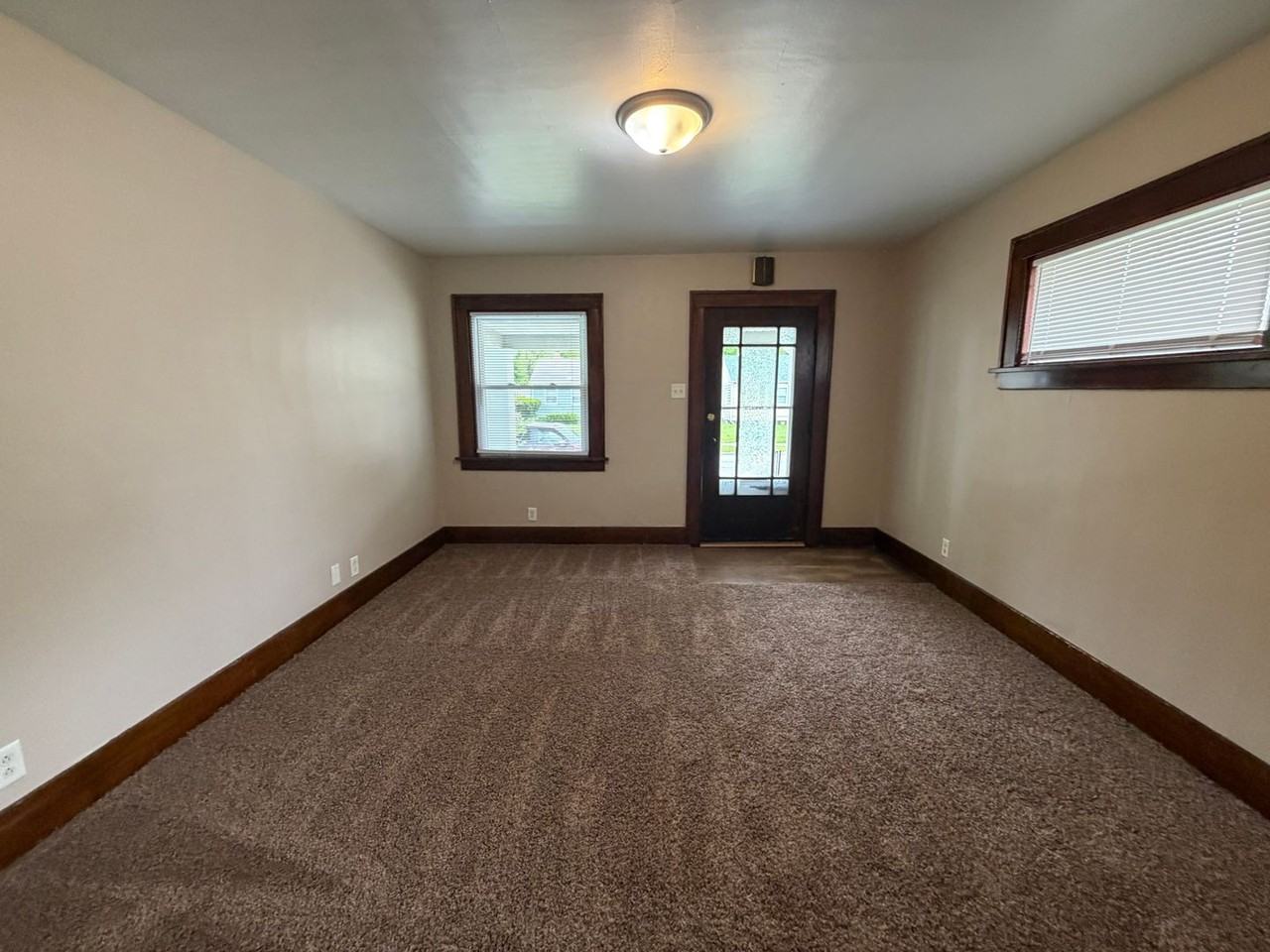 4522 Spatz Ave - Photo 3 of 10