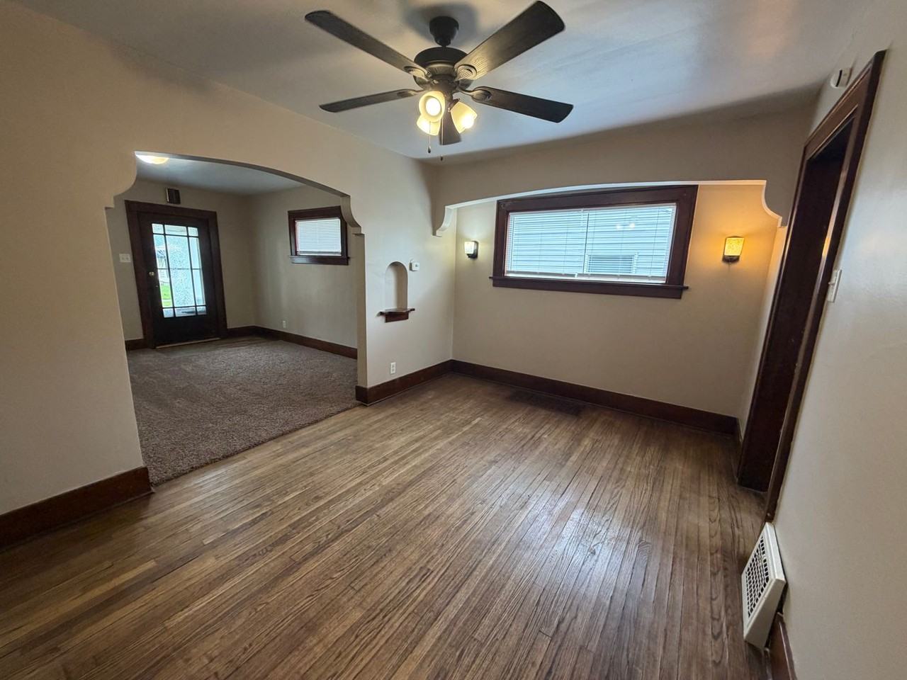 4522 Spatz Ave - Photo 4 of 10