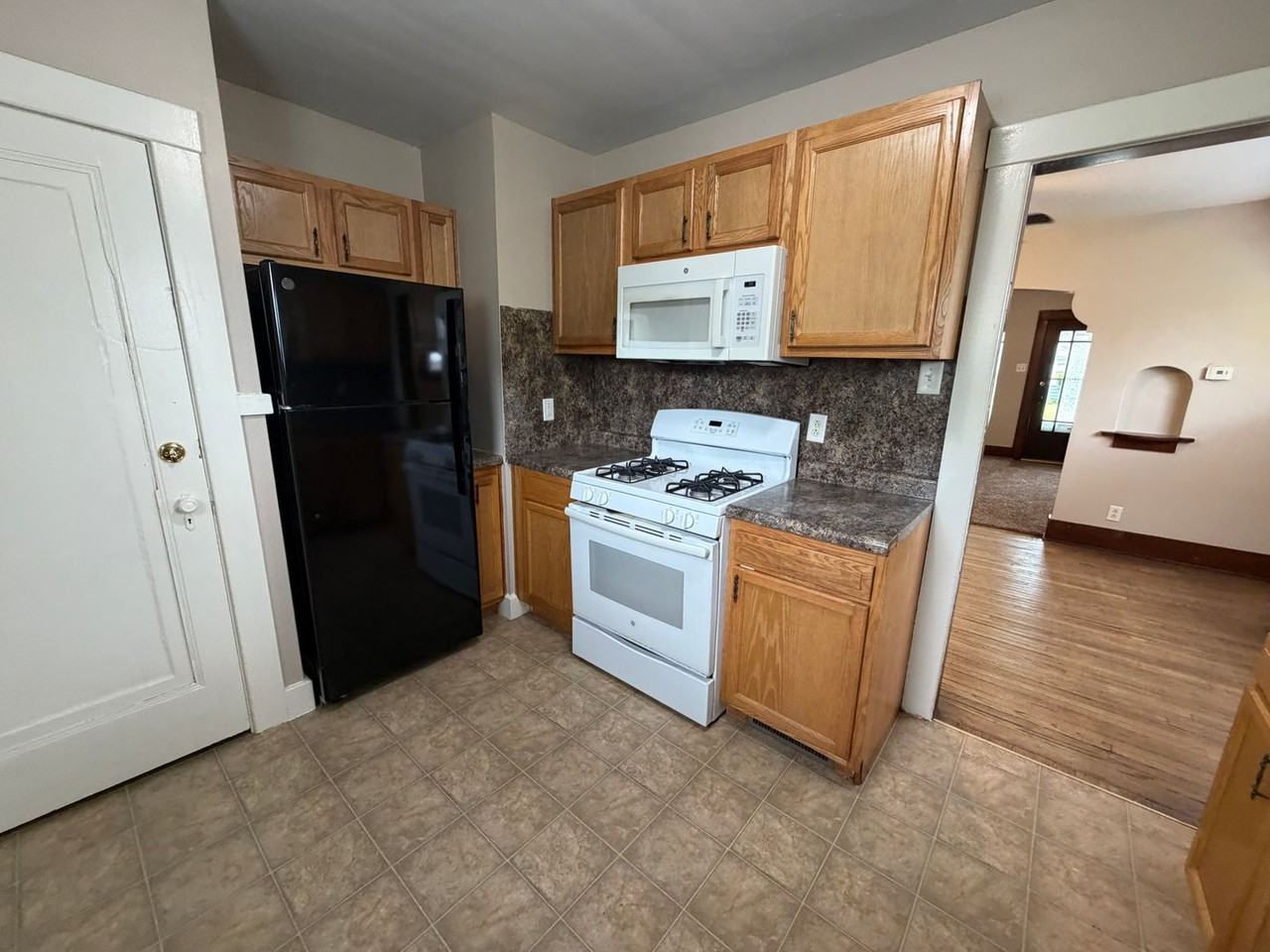 4522 Spatz Ave - Photo 5 of 10