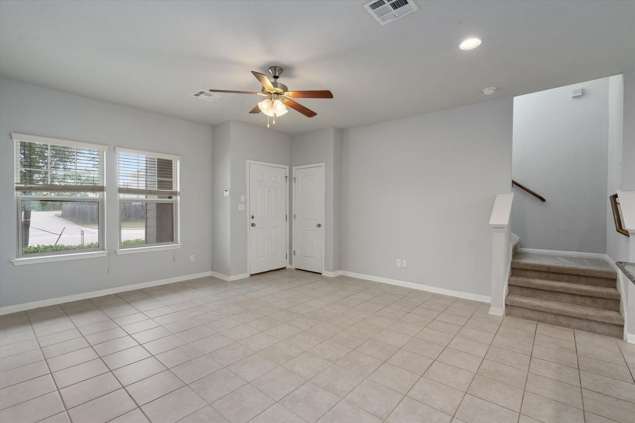 207 Wainscot Oak Way - Photo 7 of 37