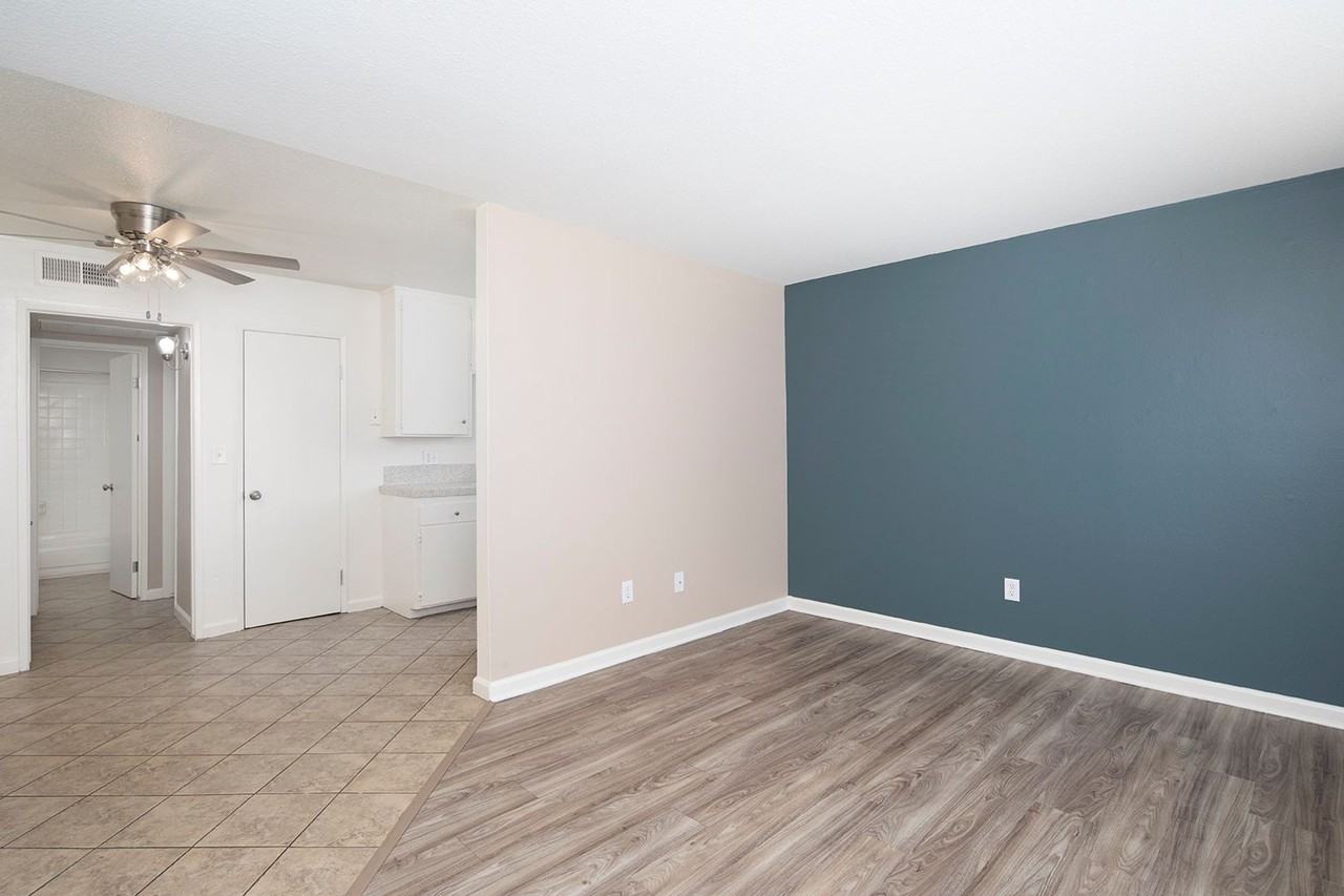 Park Ave Apartments - Photo 2 of 25