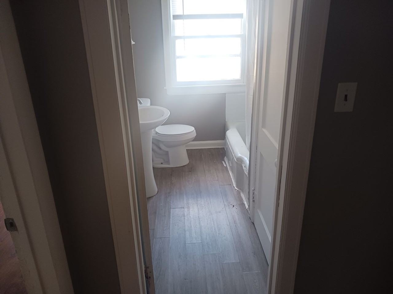 312 E 6th St - Photo 7 of 11