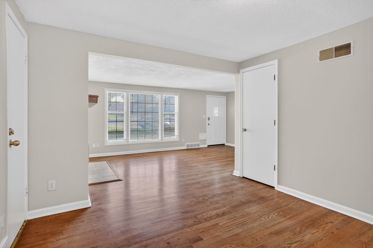 4012 W 75th St - Photo 6 of 21