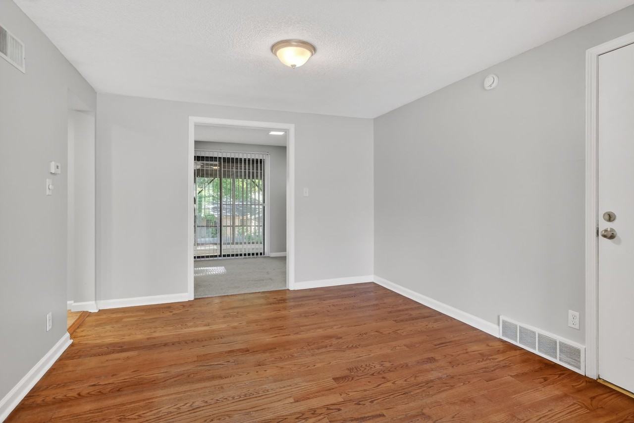 4012 W 75th St - Photo 7 of 21
