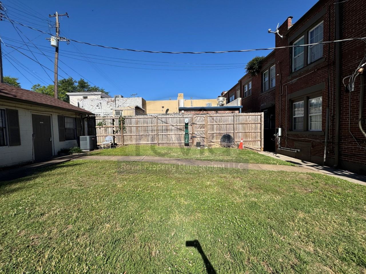 1353 Vance Ave - Photo 7 of 10
