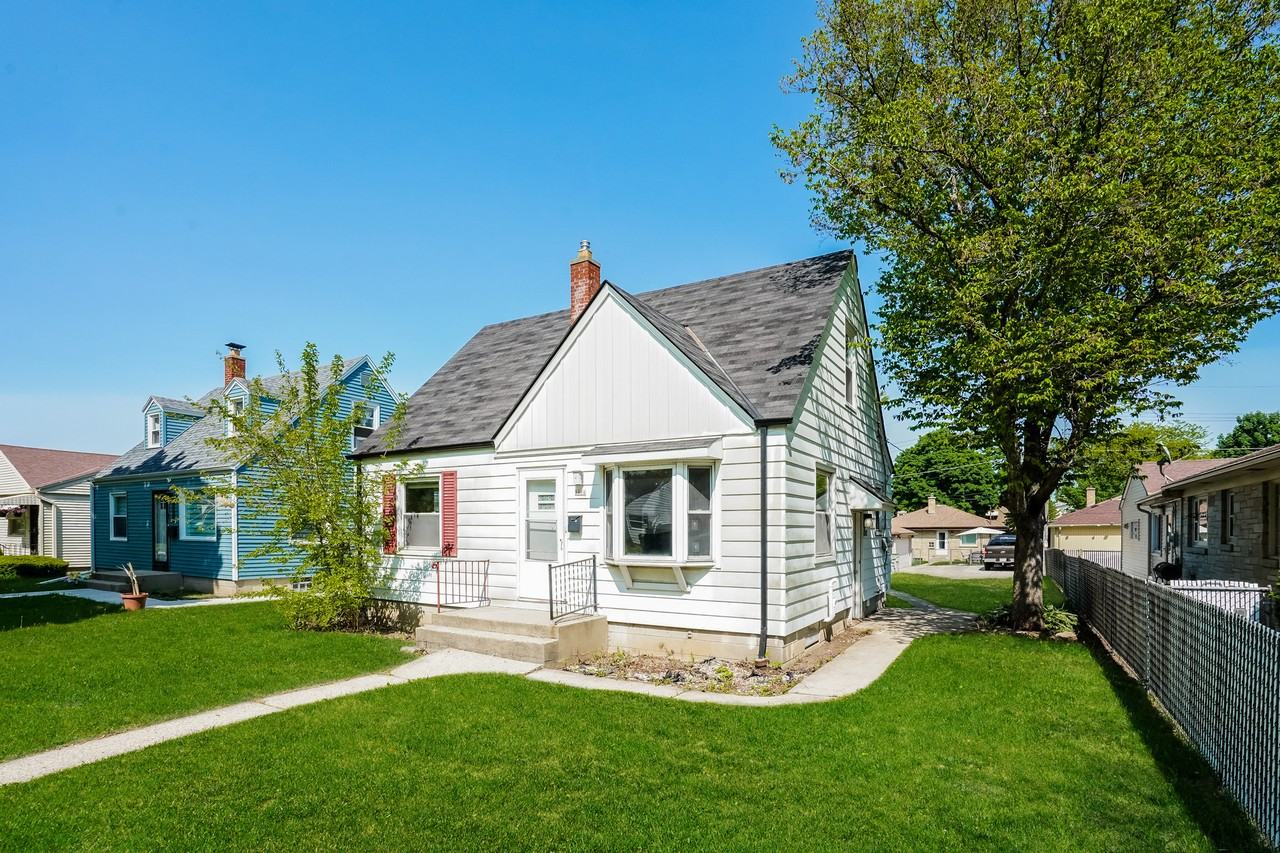 3906 N 69th St - Photo 2 of 15