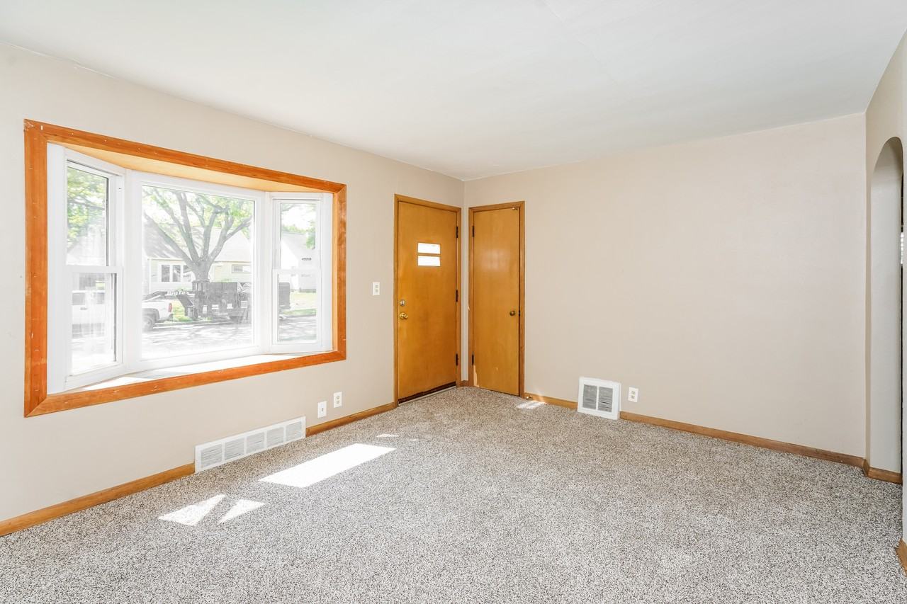 3906 N 69th St - Photo 3 of 15