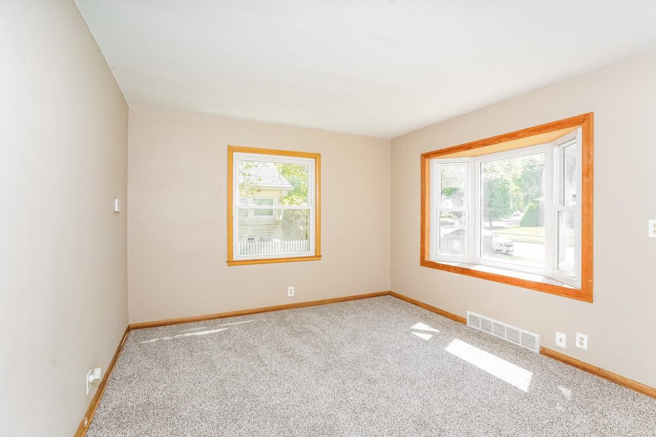 3906 N 69th St - Photo 4 of 15