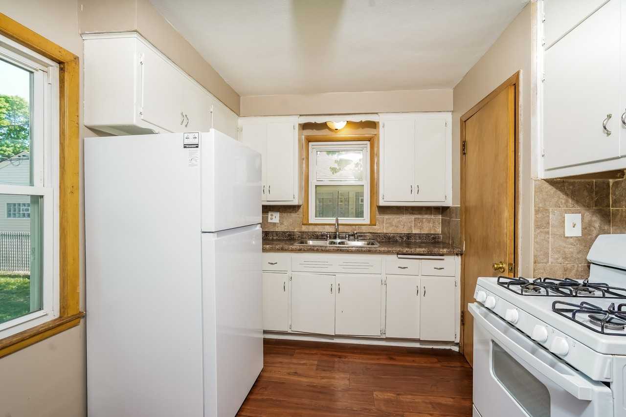 3906 N 69th St - Photo 5 of 15