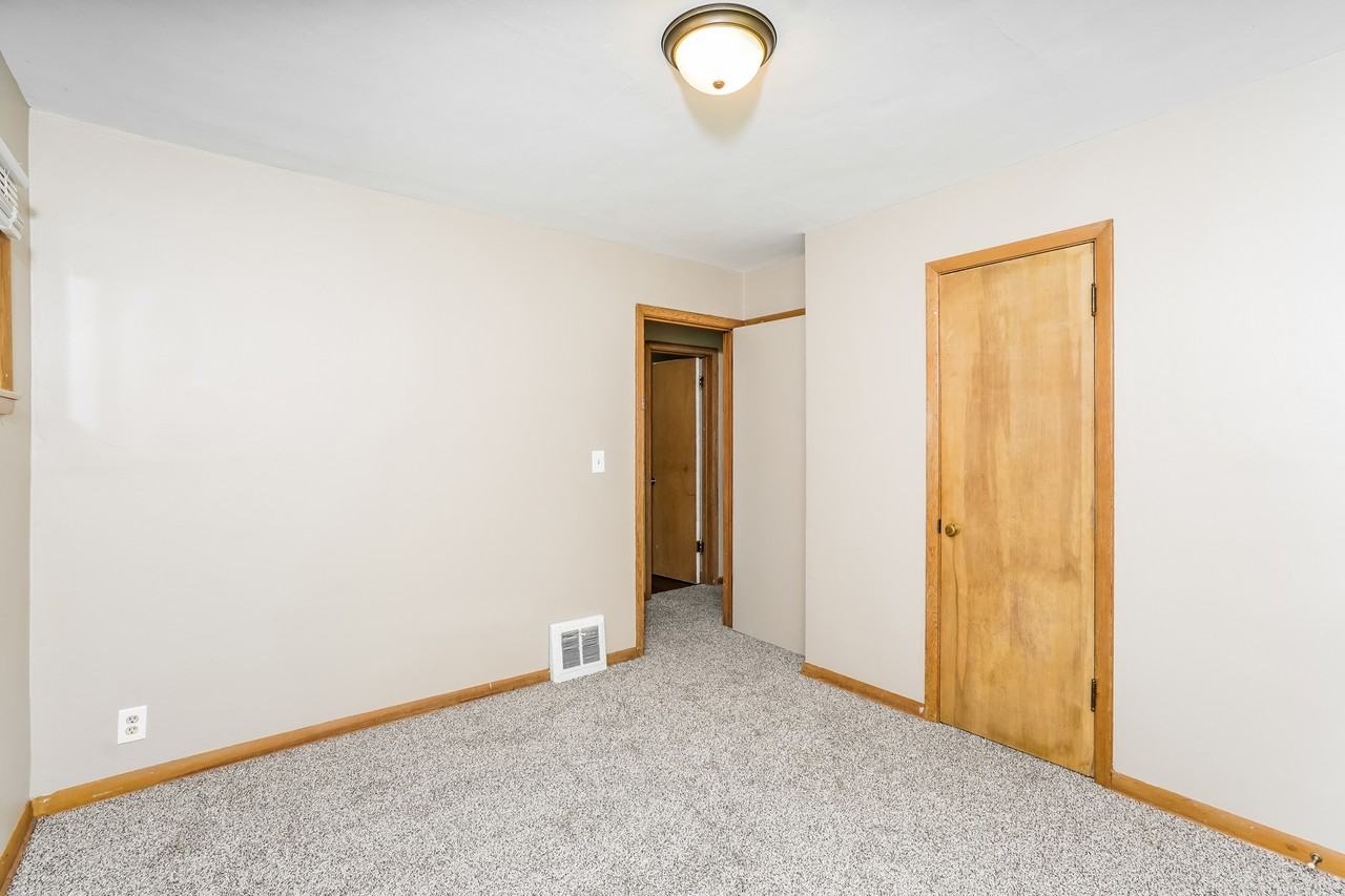 3906 N 69th St - Photo 6 of 15