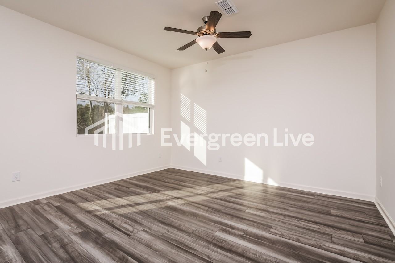 1423 Solace Way - Photo 6 of 13