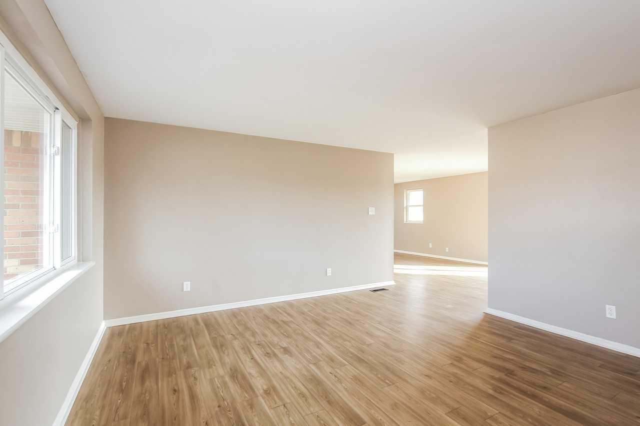 10431 Chris Dr - Photo 3 of 15