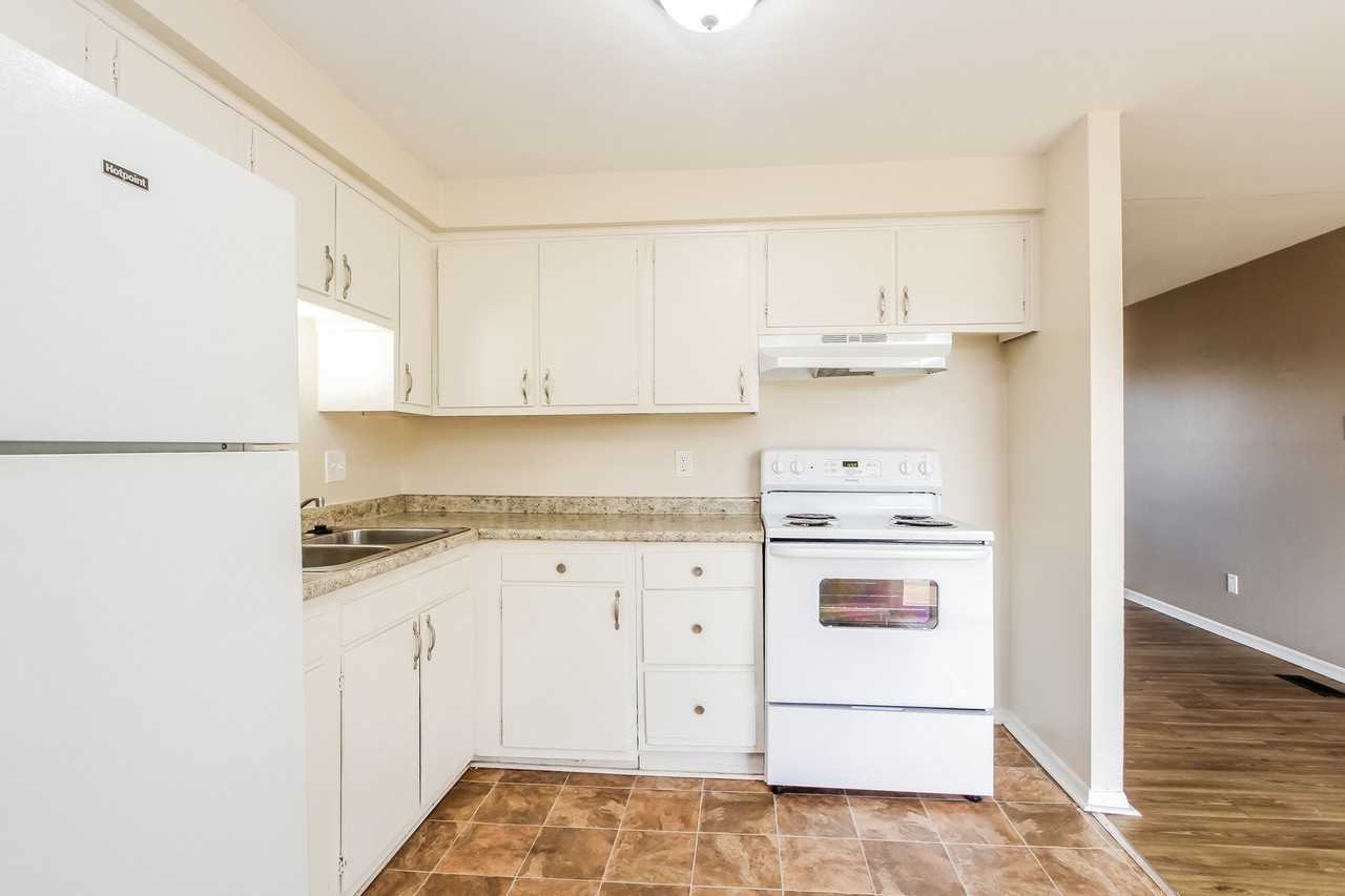10431 Chris Dr - Photo 7 of 15