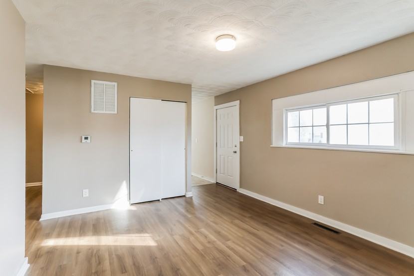 1344 Southfield Dr S - Photo 6 of 14