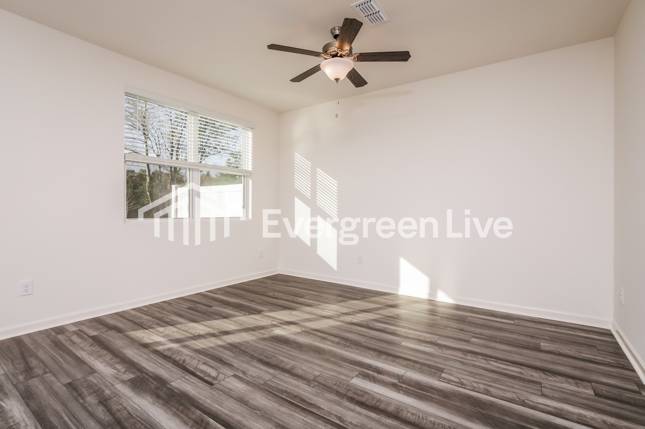 1429 Solace Way - Photo 6 of 14