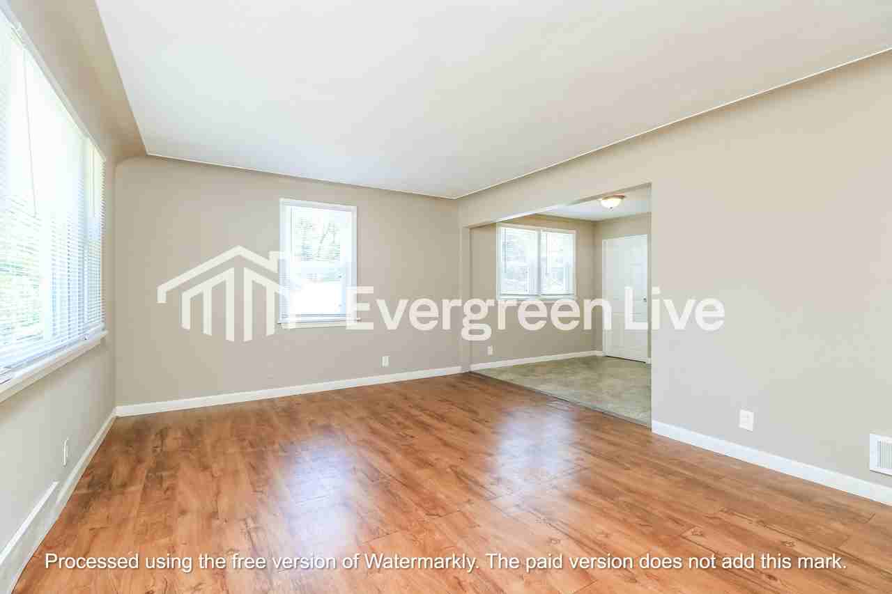 9750 Royalton Ct - Photo 7 of 14