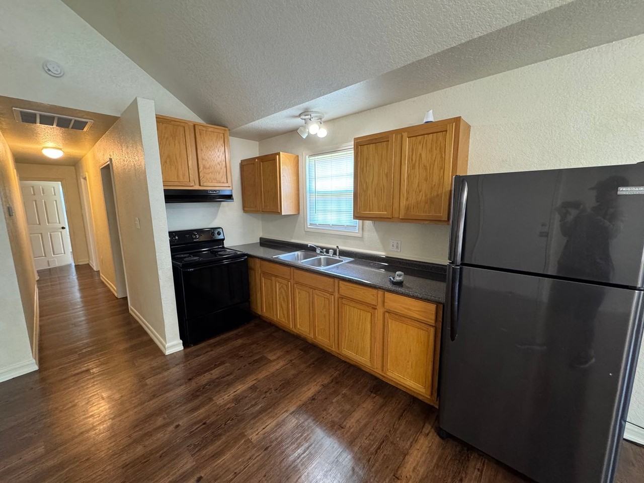 1016 1016 S 16th - Photo 4 of 8