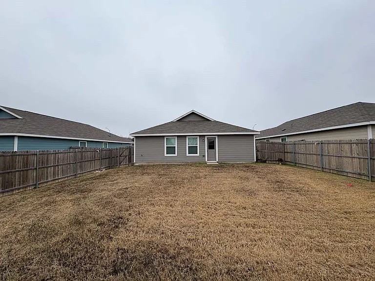 10632 Sewell Cir - Photo 4 of 12
