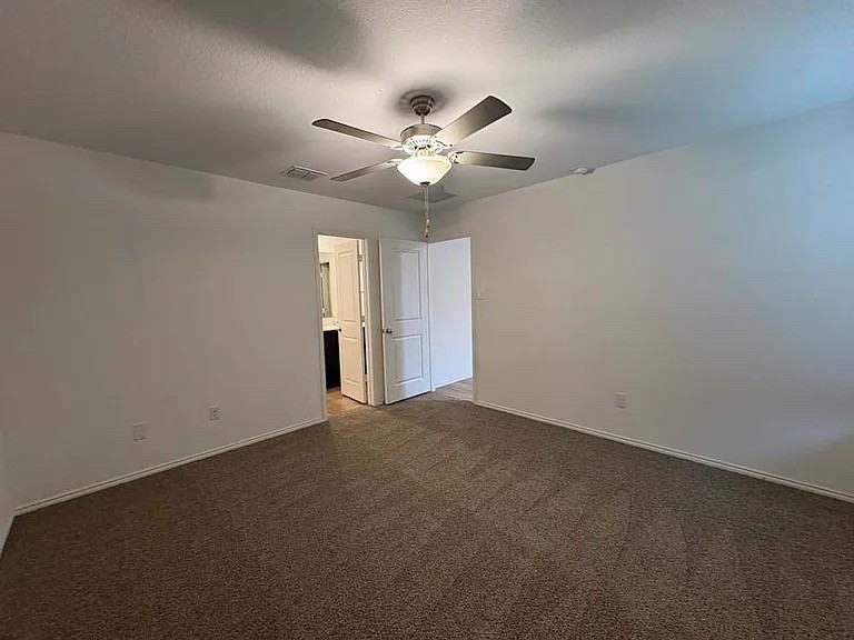 10632 Sewell Cir - Photo 3 of 12